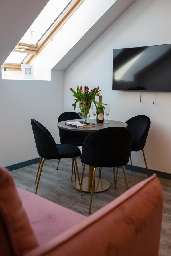 M8 Stylish One-Bedroom Apartment Kaunas Kültér fotó