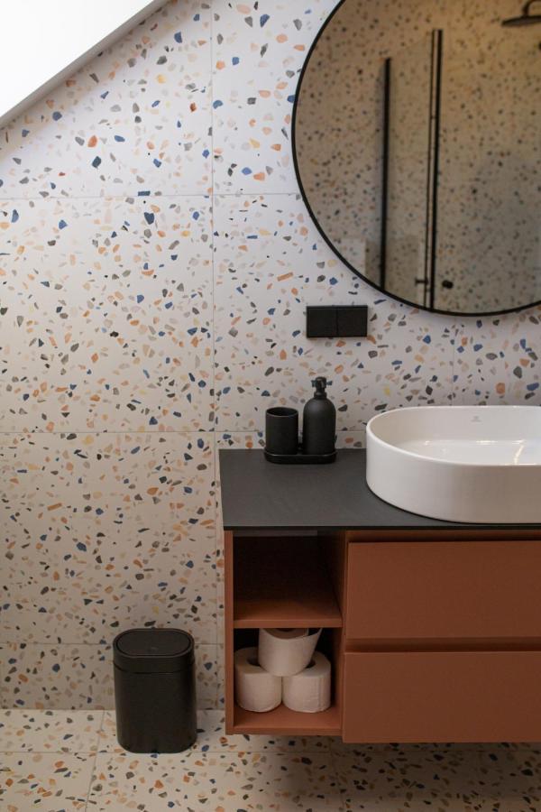 M8 Stylish One-Bedroom Apartment Kaunas Kültér fotó