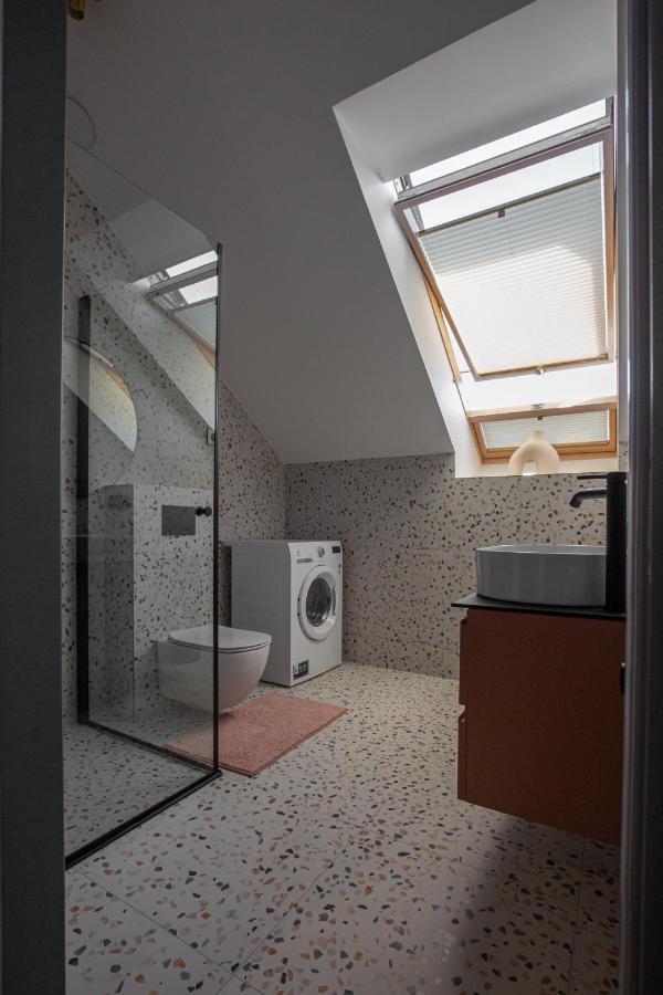M8 Stylish One-Bedroom Apartment Kaunas Kültér fotó