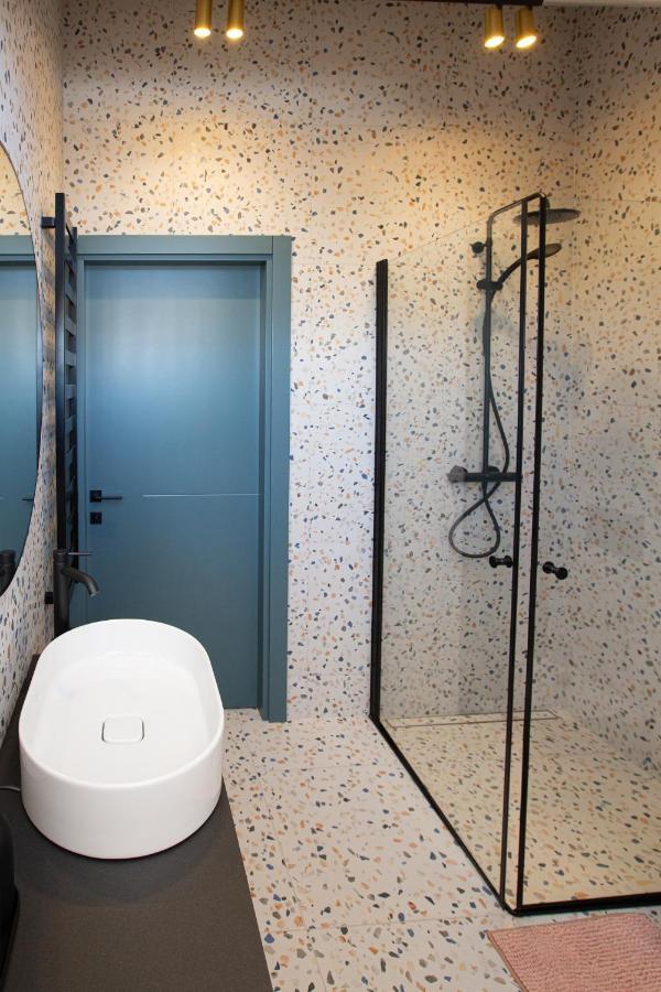 M8 Stylish One-Bedroom Apartment Kaunas Kültér fotó